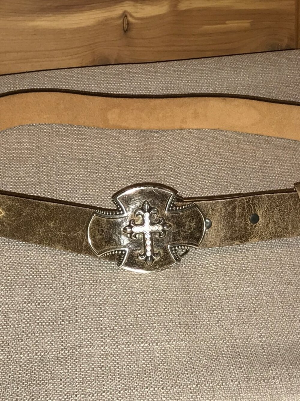 Justin Boots Bent Rail Distressed leather Belt Crystal Cross Belt Buckle